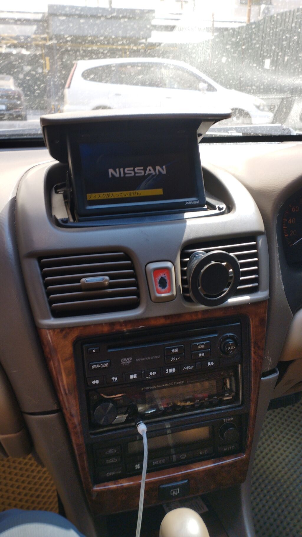Nissan Sunny: 2004 г., Автомат, Бензин, Седан: фото 8