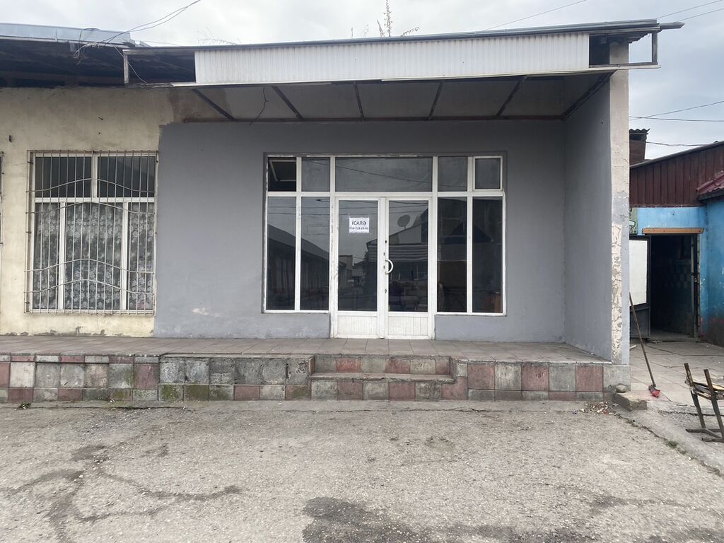 İcarəyə verilir – vitrinli obyekt - Fasadda geniş şüşə vitrin və