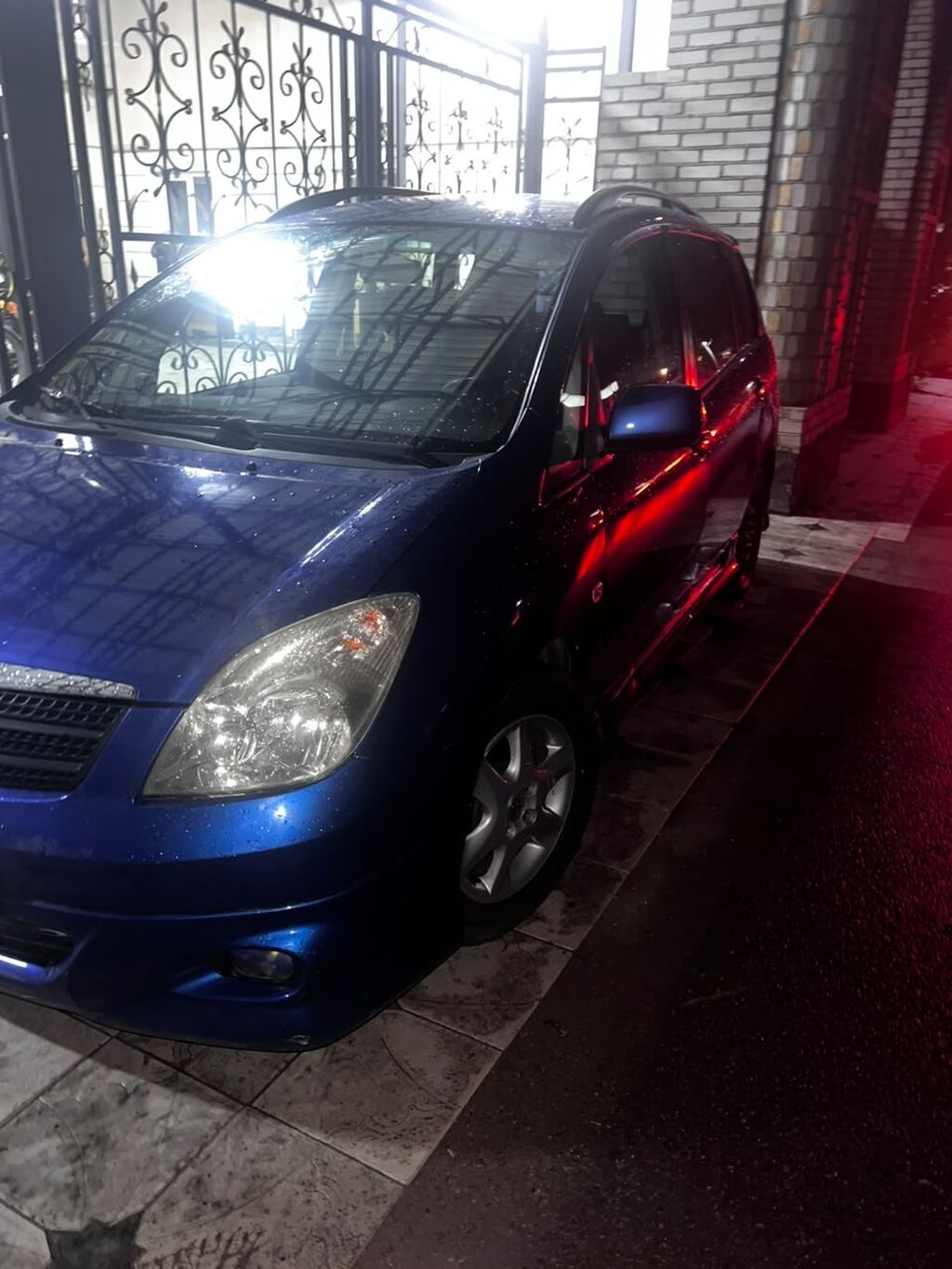 Toyota Corolla: 2002 г., 1.8 л, Автомат, Бензин, Минивэн — фото 2