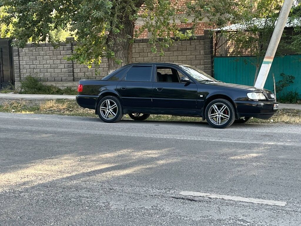 Audi 100: 1994 г., 2 л, Механика, Бензин, Седан: фото 2