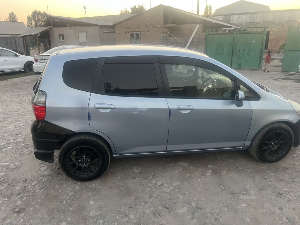 Honda Fit: 2002 г., Автомат, Бензин, Хэтчбэк: фото 5
