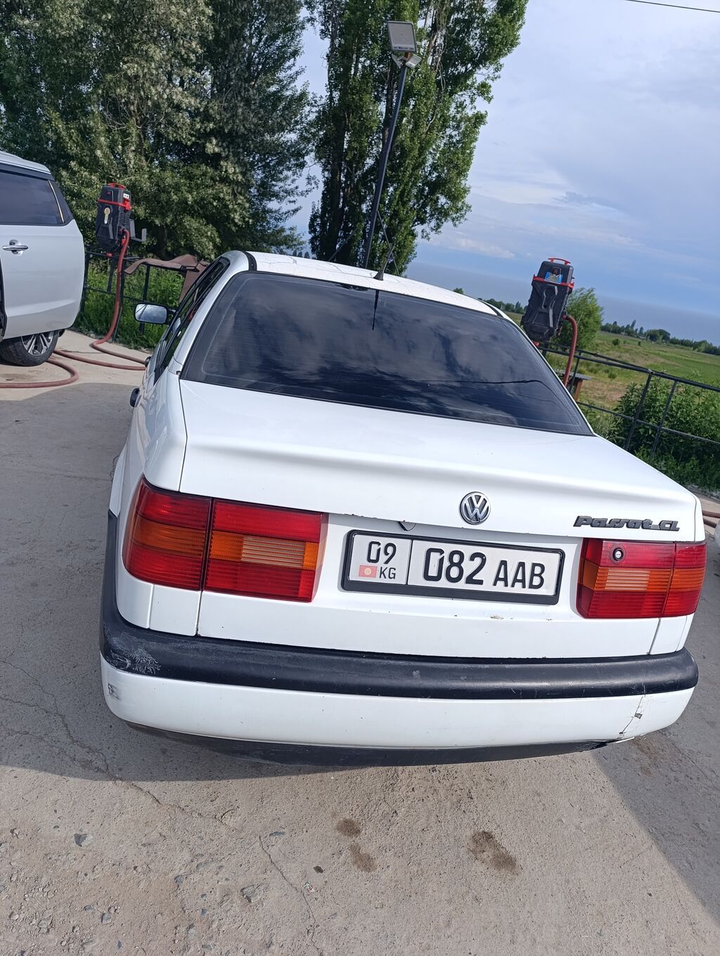 Volkswagen Passat: 1994 г., Седан: фото 3