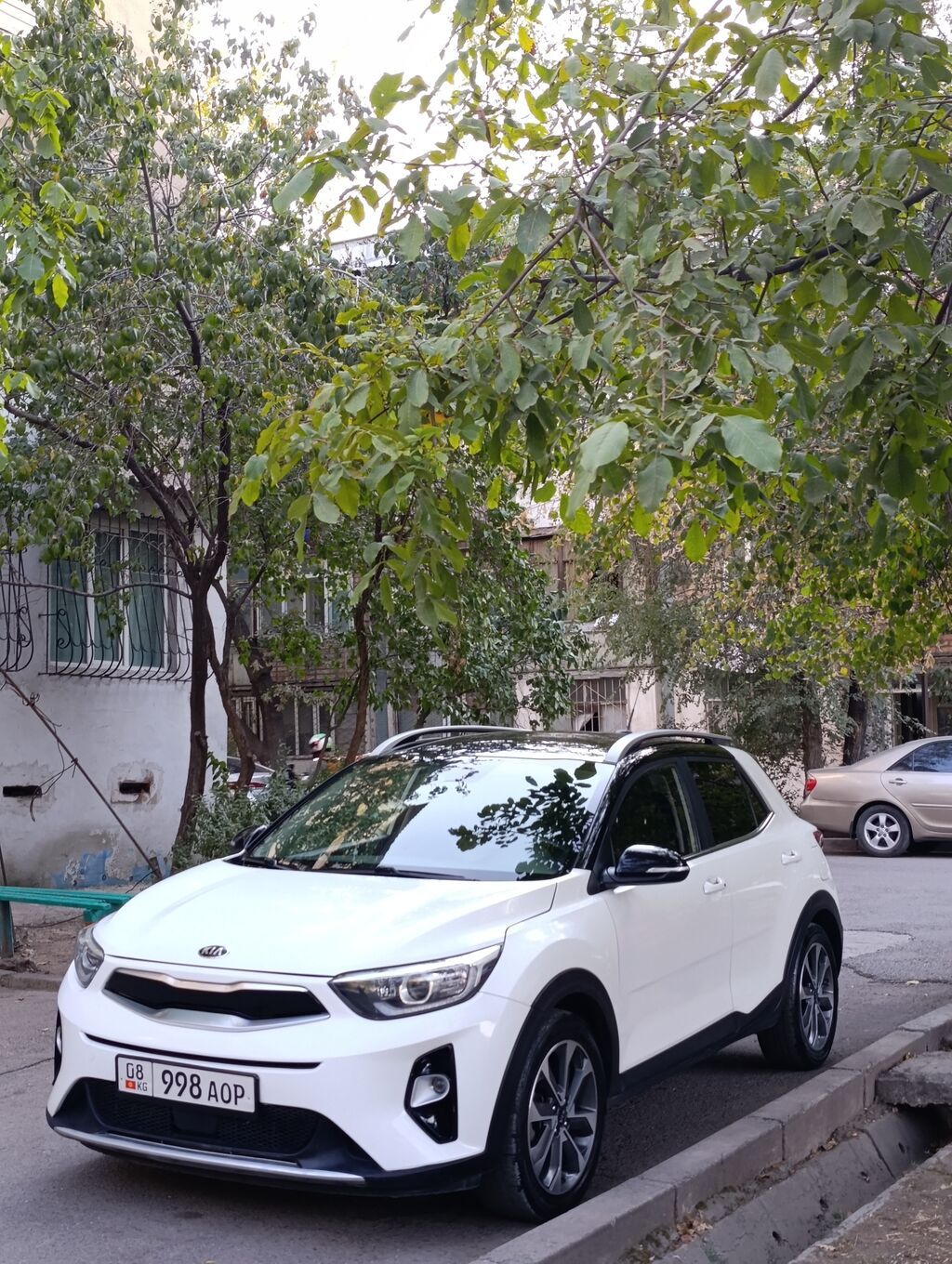 Kia Stonic: 2017 г., 1.4 л, Автомат, Бензин, Кроссовер: фото 2