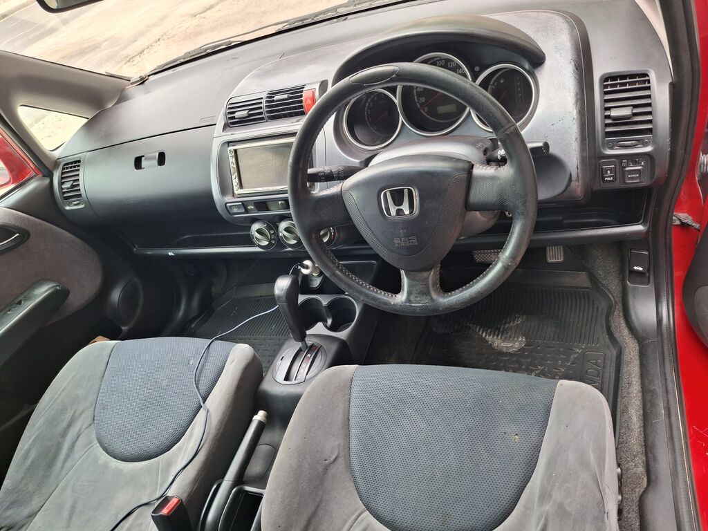 Honda Fit: 2002 г., 1.3 л, Автомат, Бензин, Хэтчбэк: фото 7