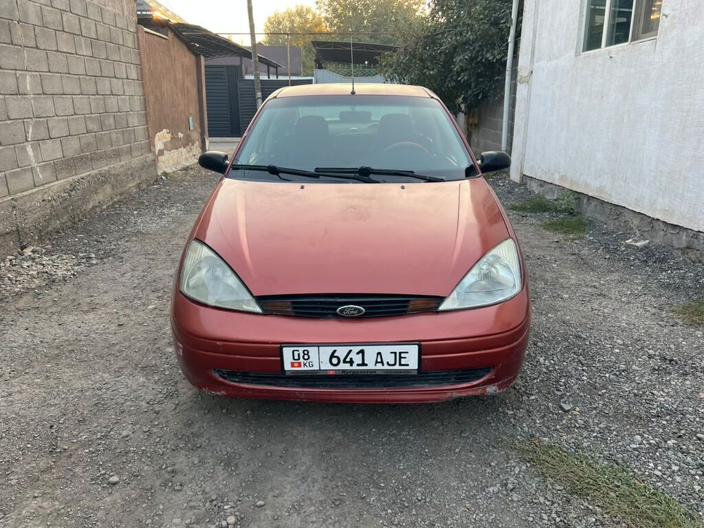 Ford Focus: 2000 г., 2 л, Автомат, Бензин, Седан: фото 3