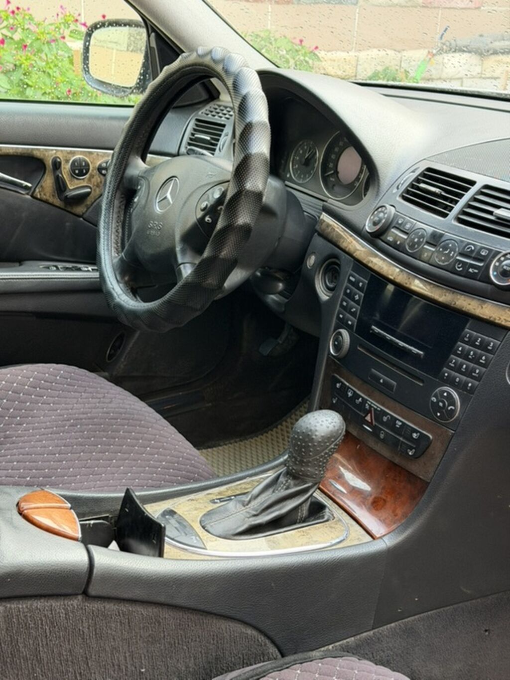 Mercedes-Benz E-Class: 2004 г., 2.2 л, Автомат, Дизель, Седан: фото 3