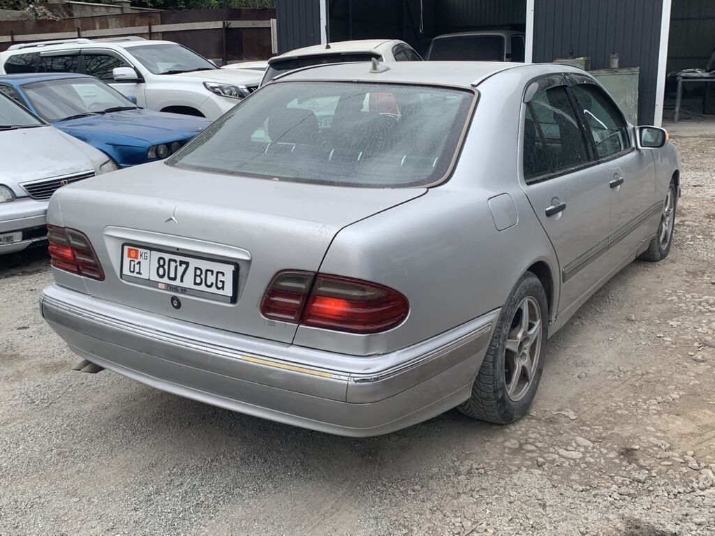 Mercedes-Benz E-Class: 1999 г., 3.2 л, Автомат, Газ, Седан: фото 4