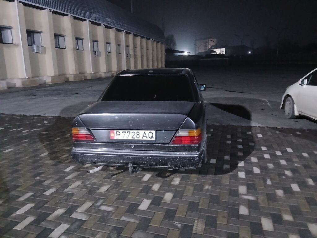 Mercedes-Benz W124: 1991 г., 2.2 л, Механика, Бензин, Седан: фото 3