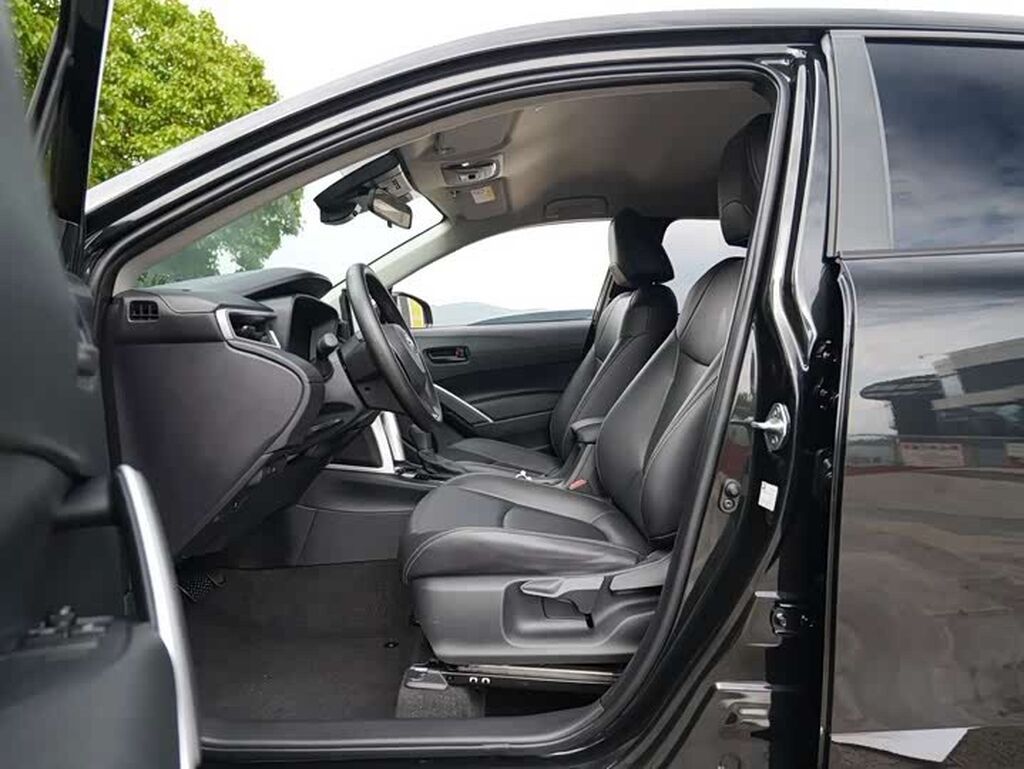 Toyota Corolla Cross: 2024 г., 2 л, Вариатор, Гибрид, Кроссовер: фото 8