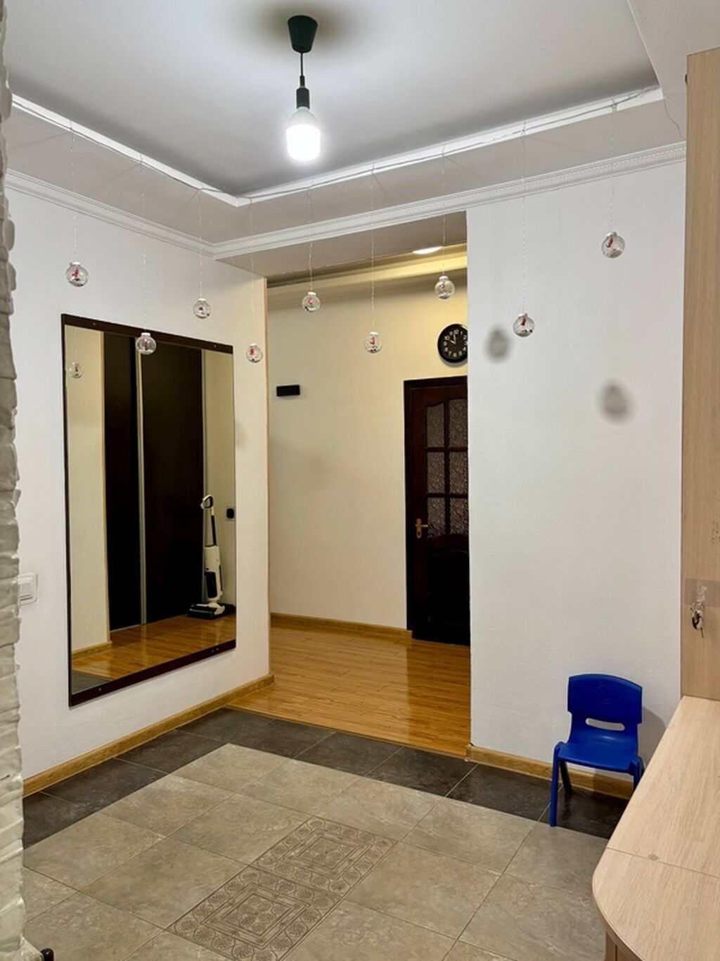 Сдаю просторную 3к.квартиру, площадь 119м², 1 этаж из 3, городок: фото 1