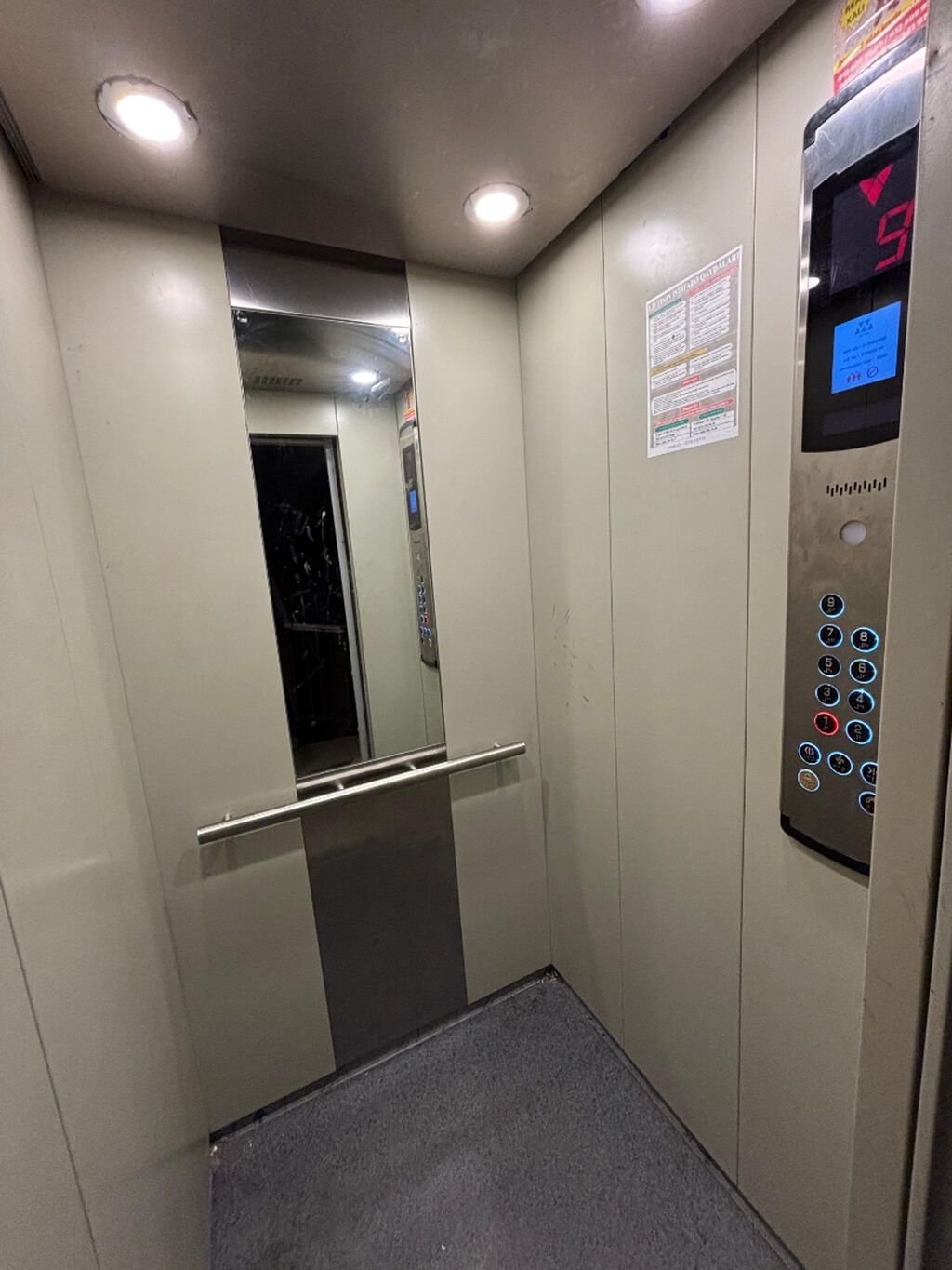 Bakı, Bakıxanov qəs., 4 otaqlı, Köhnə tikili, 80 kv. m