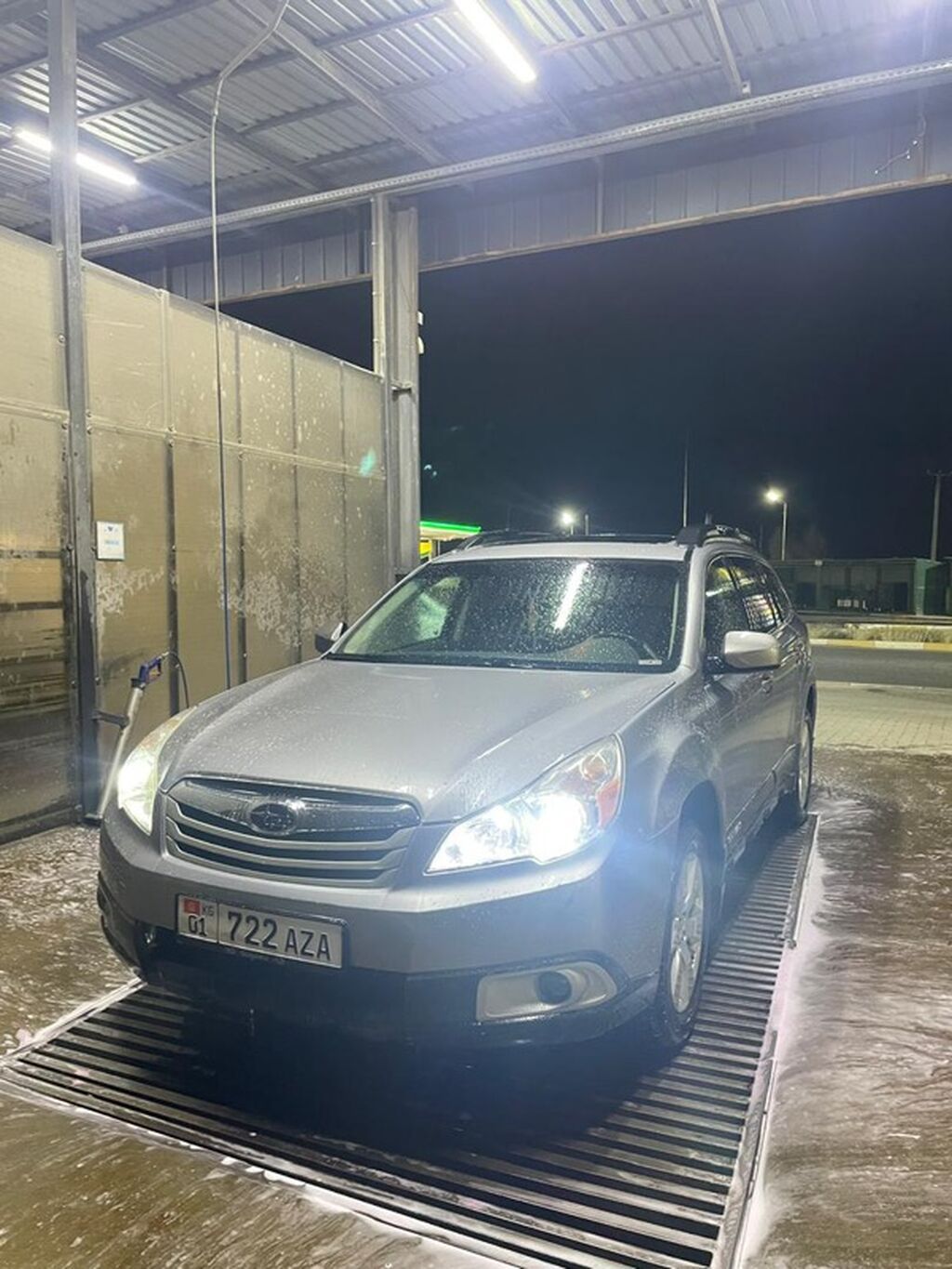 Subaru Outback: 2011 г., 2.5 л, Автомат, Универсал: фото 2