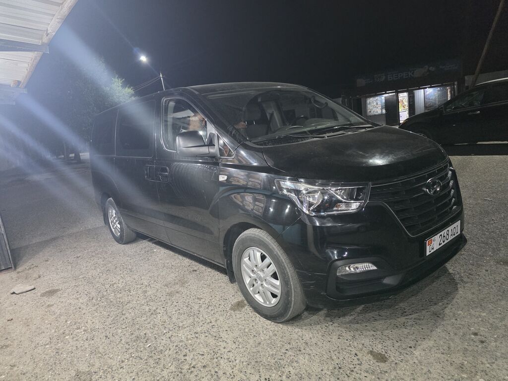 Hyundai Starex: 2018 г., 2.5 л, Автомат, Дизель, Фургон: фото 3