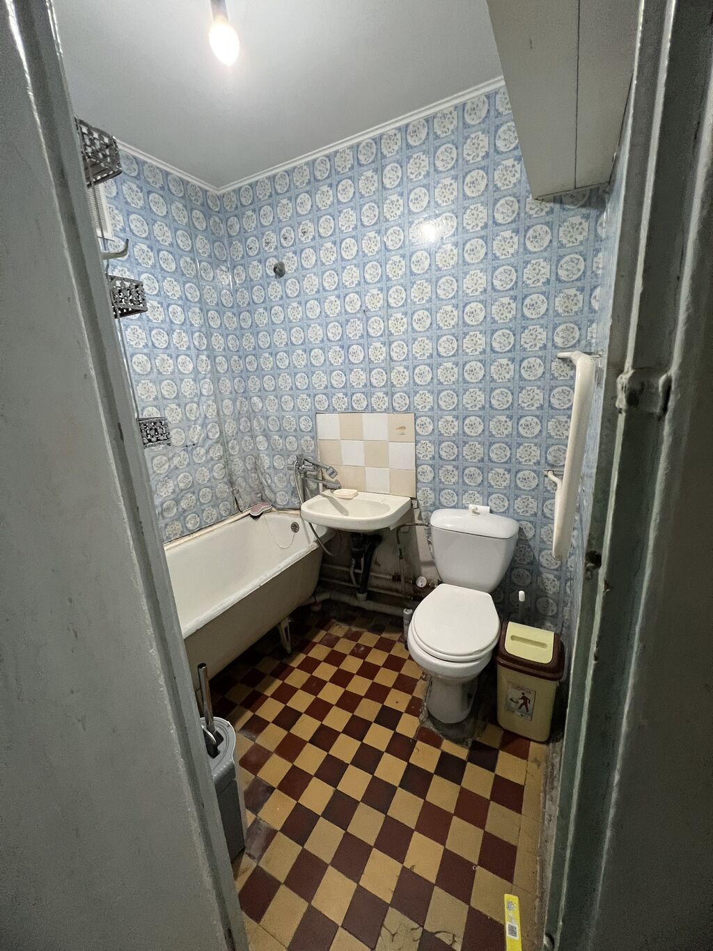 1 комната, 35 м², 104 серия, 4 этаж, Старый ремонт: фото 5