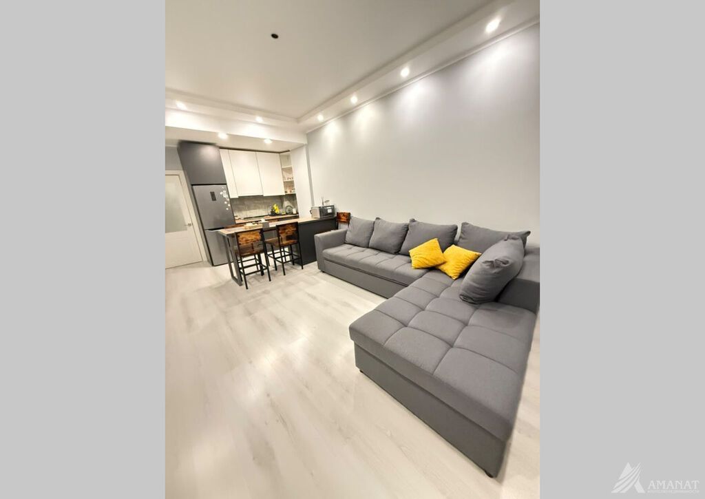 2 комнаты, 54 м², 12 мкр Элитка, 2 этаж, Евроремонт: фото 3