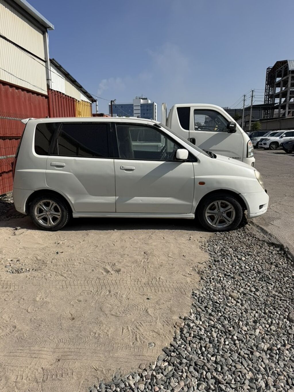 Mitsubishi Dingo: 2000 г., 1.5 л, Автомат, Бензин, Хэтчбэк: фото 2