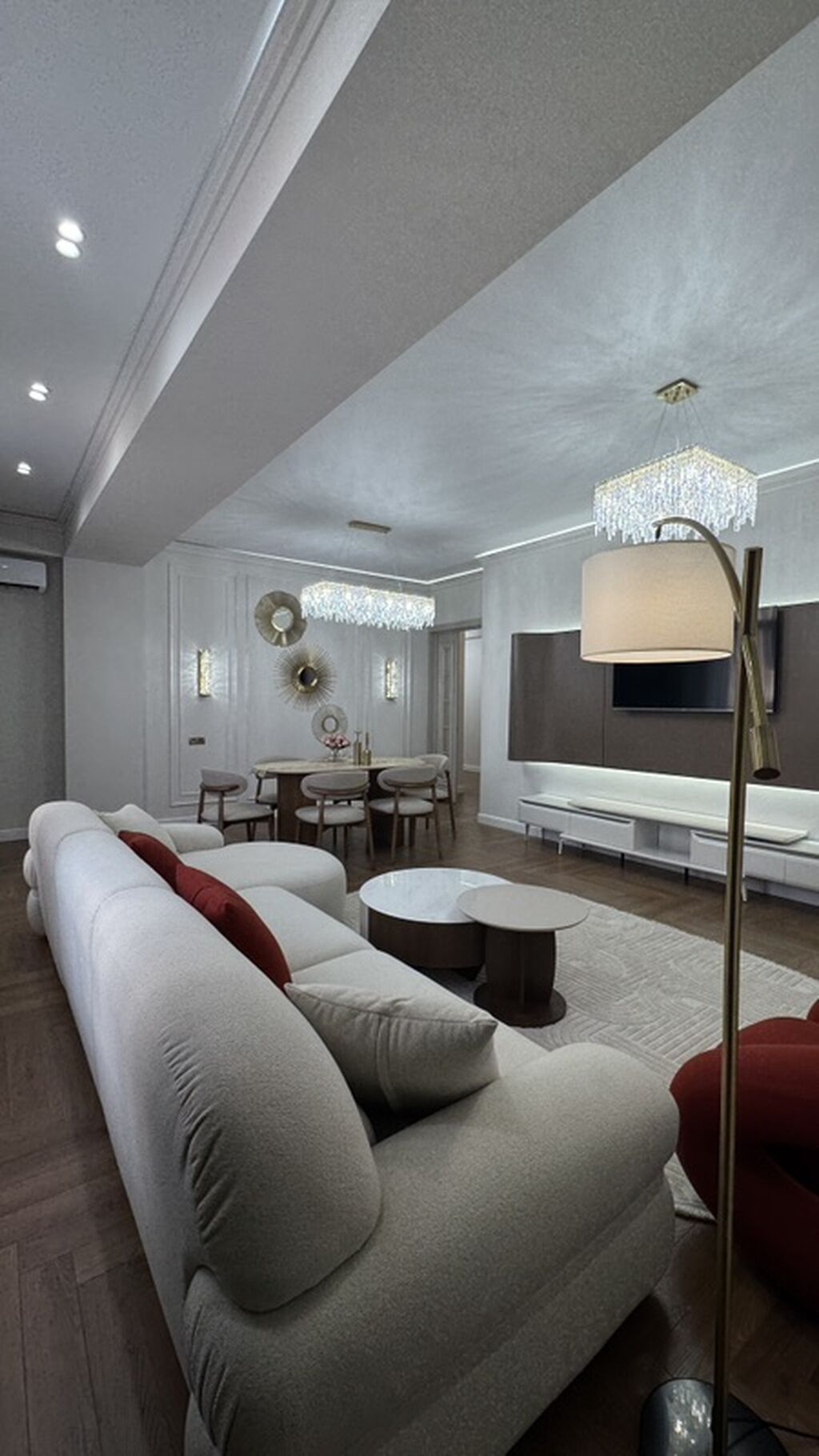 3 комнаты, 106 м², Асанбай мкр Элитка, 9 этаж, Дизайнерский ремонт: фото 1