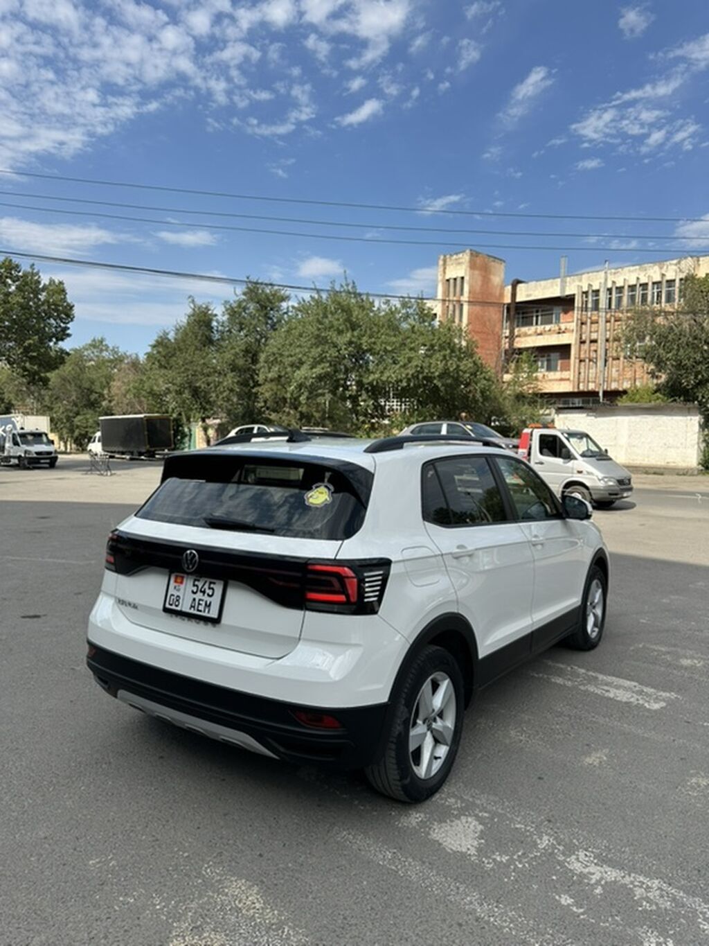 Volkswagen T-Roc: 2023 г., 1.5 л, Робот, Бензин, Кроссовер: фото 4