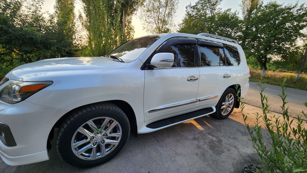 Lexus LX: 2012 г., Автомат, Внедорожник: фото 4