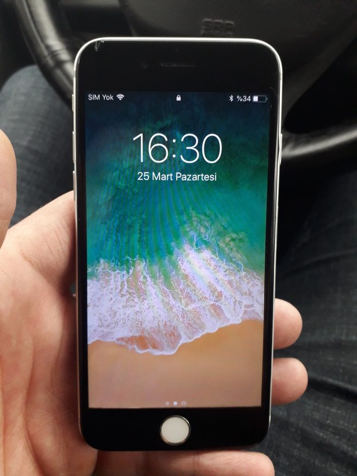 Apple Iphone: Ekranda iki eded nazik cat var bilinmir cox - lalafo.az Bakı şəhərində Ekranda iki eded nazik cat var bilinmir cox
