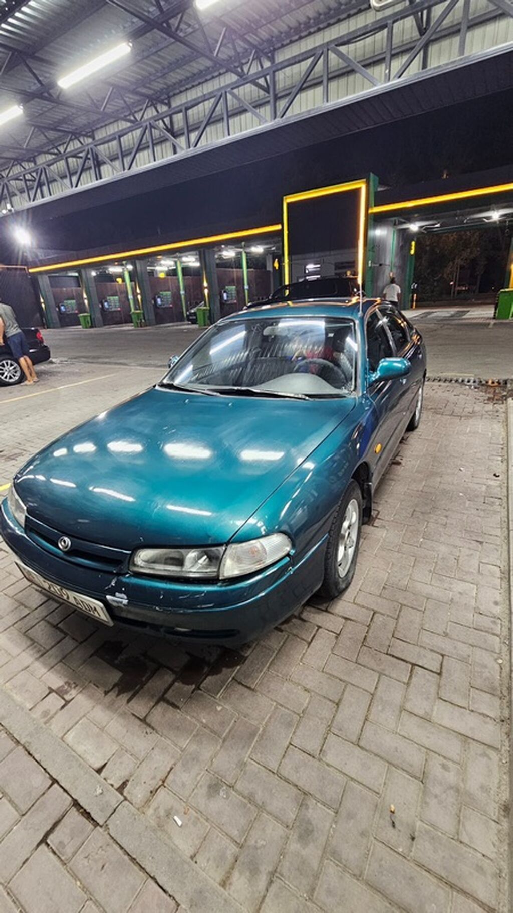 Mazda 626: 1993 г., 2 л, Механика, Бензин, Хэтчбэк: фото 6