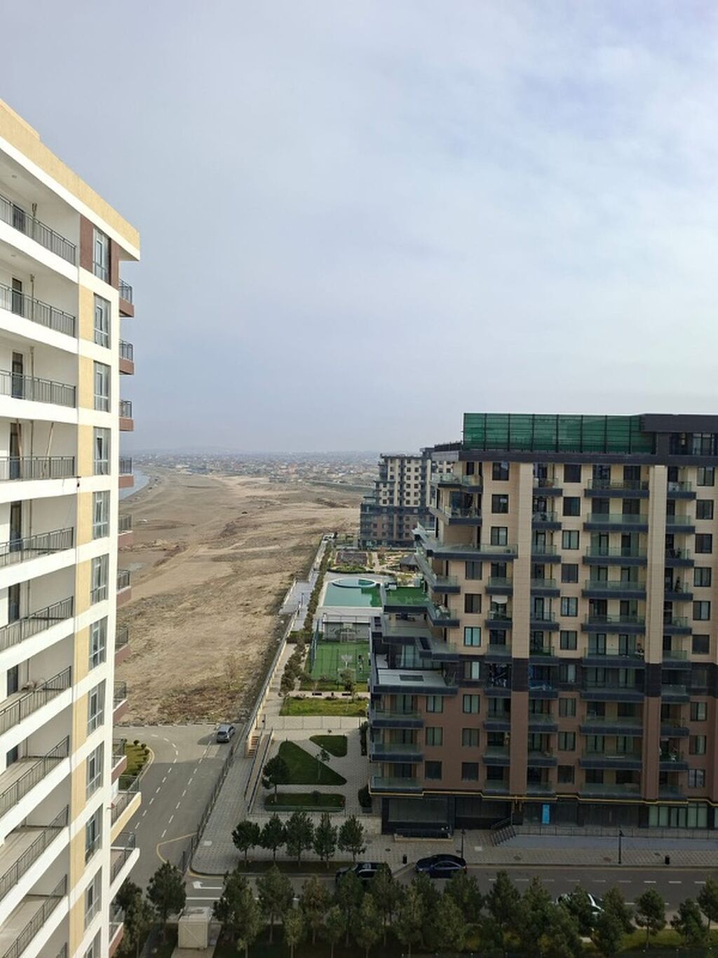 🏡 ƏMLAK MƏLUMATLARI 📍 Ünvan: Sumqayıt Bulvarı, Bəyaz MTK Yaşayış