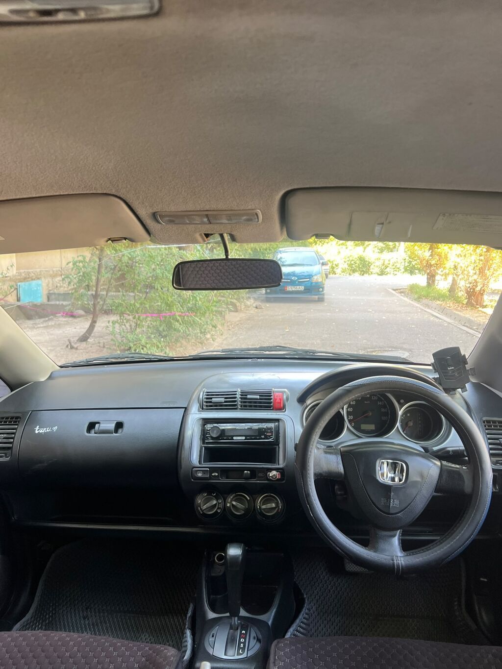 Honda Fit: 2002 г., 1.3 л, Автомат, Бензин, Хэтчбэк: фото 5