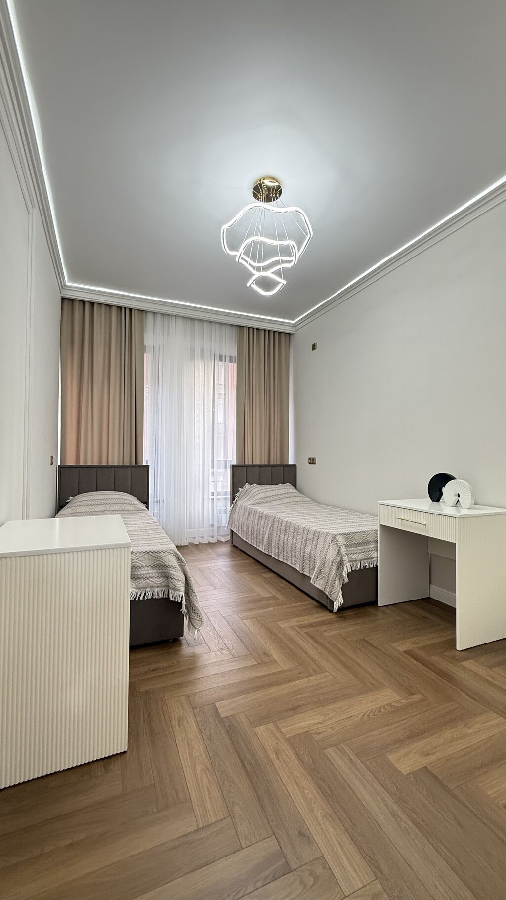 3 комнаты, 105 м², Асанбай мкр Элитка, 9 этаж, Дизайнерский ремонт: фото 2