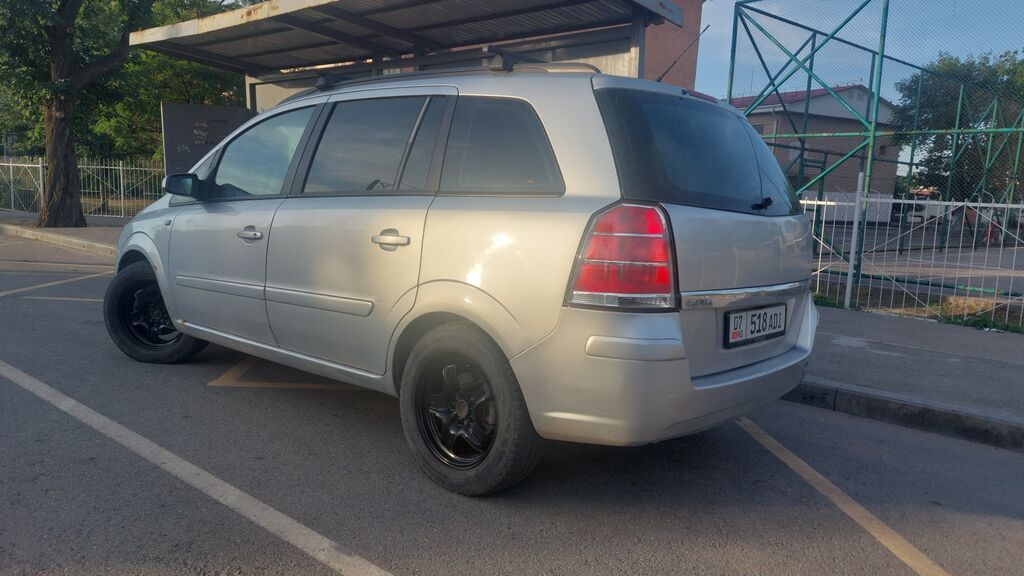 Opel Zafira: 2006 г., Бензин: фото 4