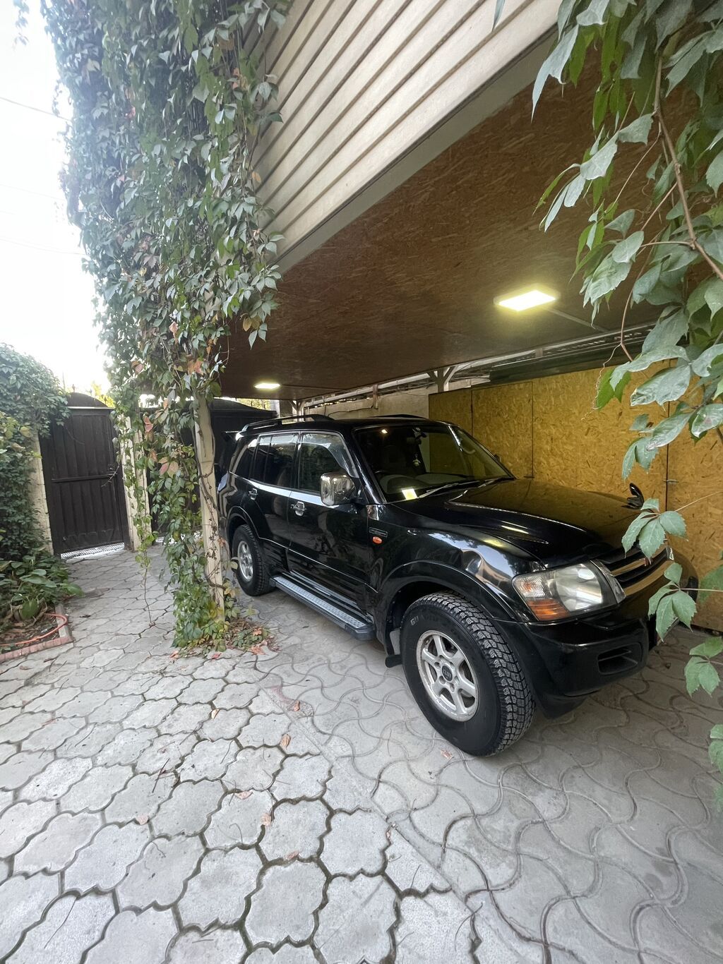 Mitsubishi Pajero: 2002 г., 3 л, Автомат, Бензин, Внедорожник: фото 3