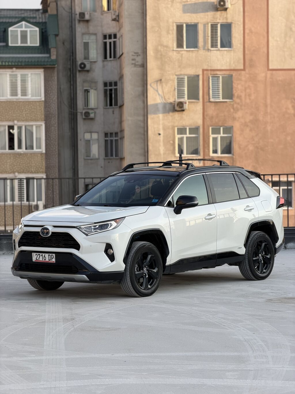 Toyota RAV4: 2020 г., 2.5 л, Автомат, Гибрид, Кроссовер: фото 3