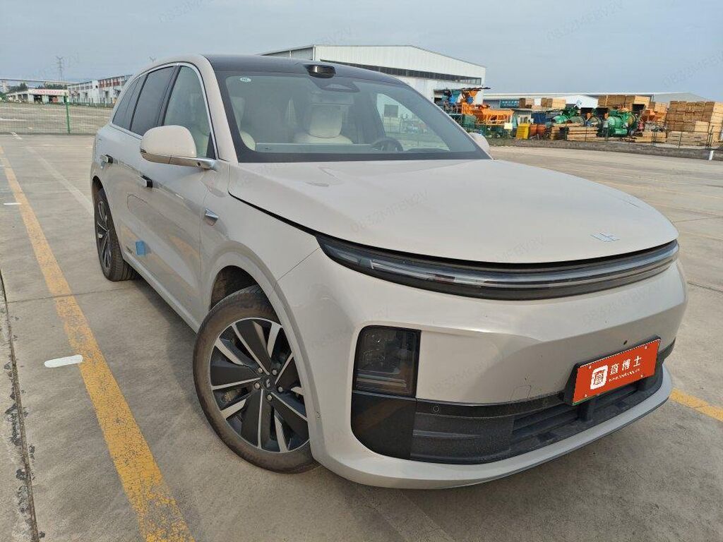 Lixiang L6: 2025 г., 1.5 л, Автомат, Электромобиль, Внедорожник: фото 5