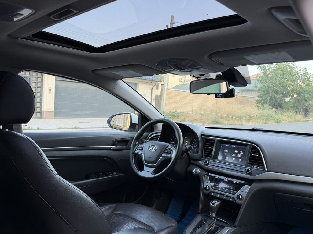 Hyundai Elantra: 2017 г., 2 л, Автомат, Бензин, Седан: фото 5