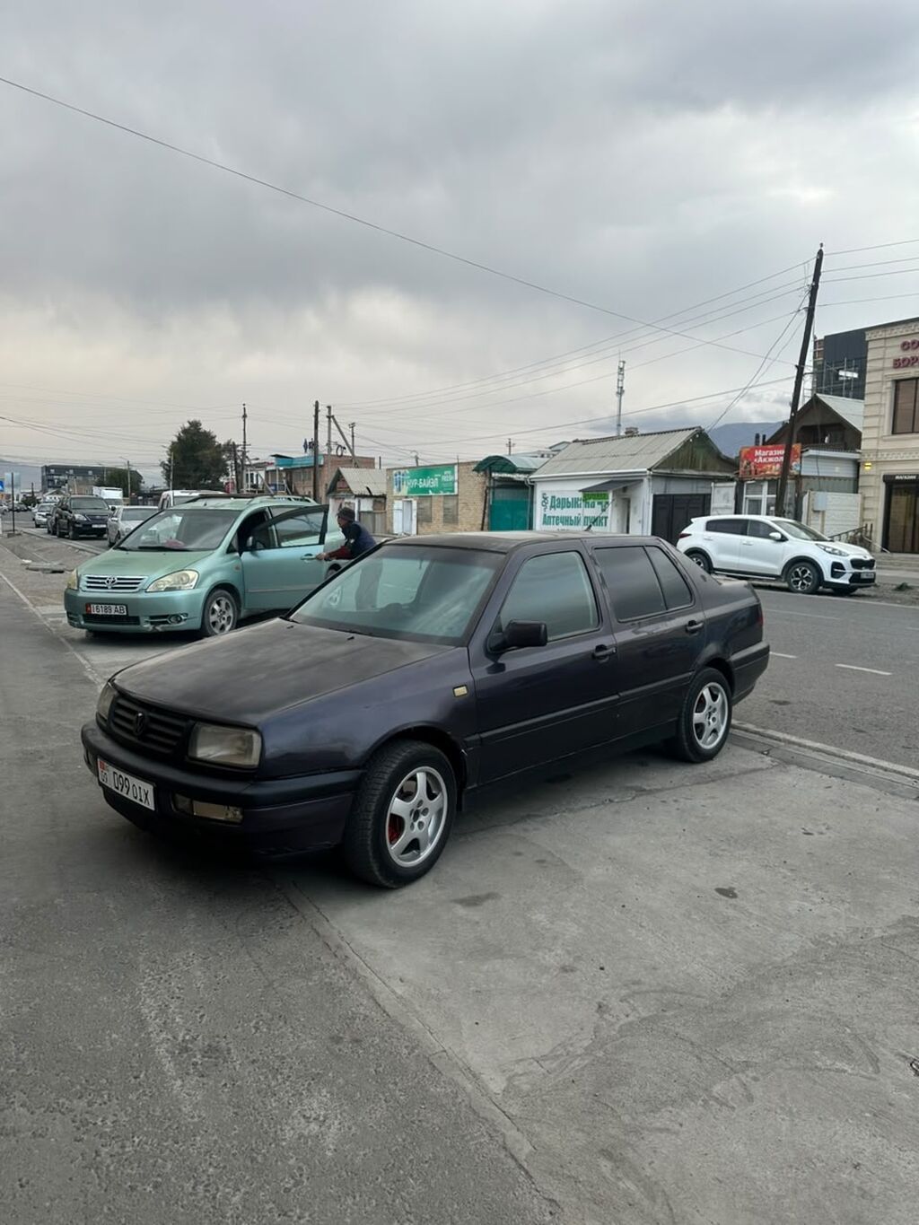 Volkswagen Vento: 1992 г., 2 л, Механика: фото 7