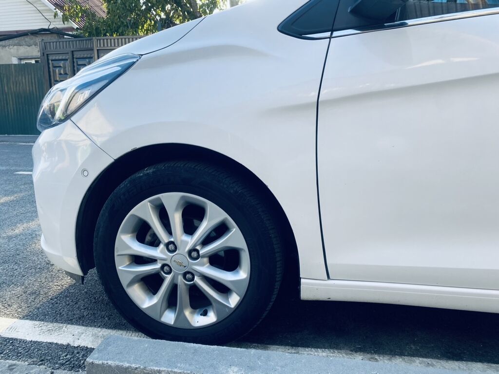 Chevrolet Spark: 2020 г., 1 л, Автомат, Бензин, Хэтчбэк: фото 3