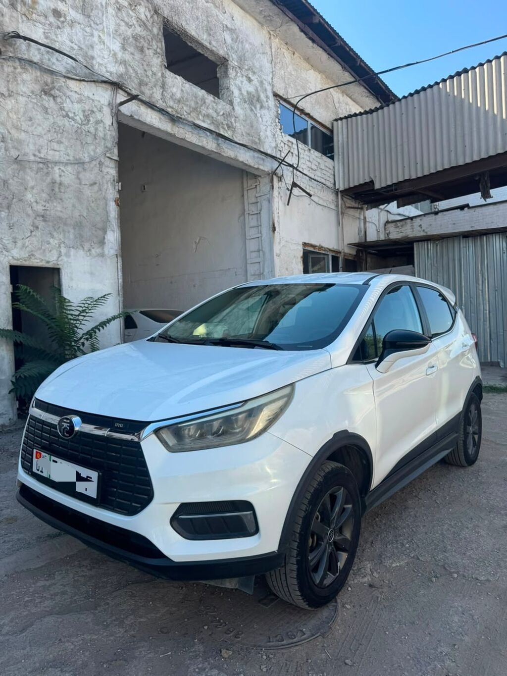 BYD Yuan Pro: 2020 г., 2 л, Автомат, Электромобиль, Кроссовер: фото 2