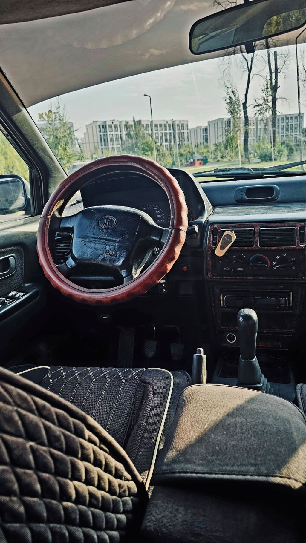 Hyundai Santamo: 2001 г., 2 л, Механика, Бензин, Минивэн: фото 6