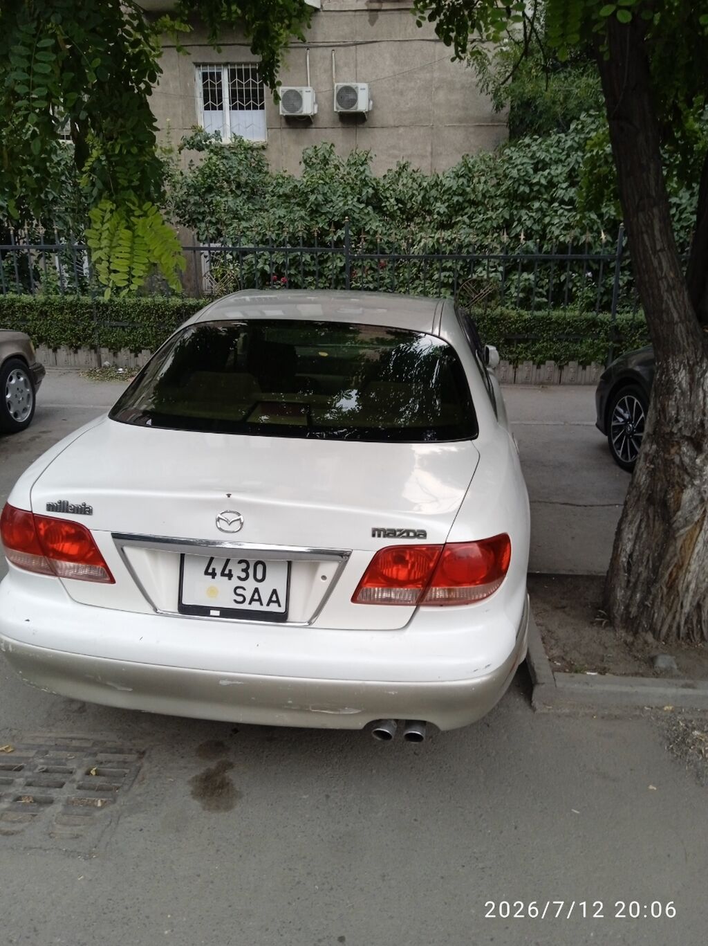 Mazda Millenia: 2001 г., 2 л, Автомат, Бензин, Седан: фото 2