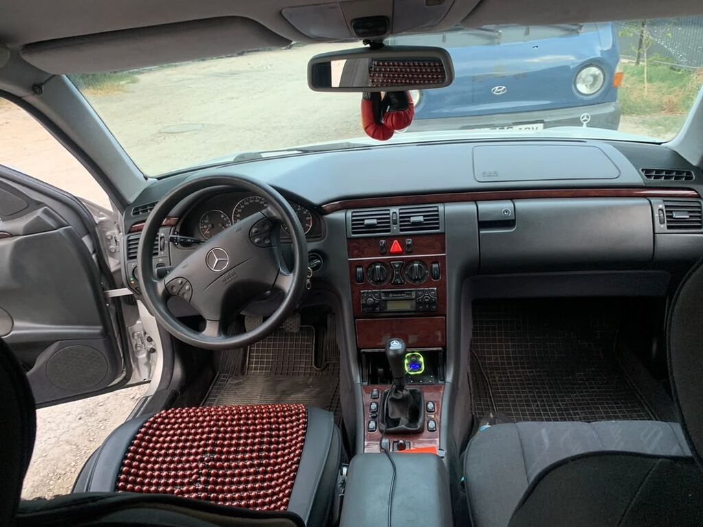 Mercedes-Benz E-Class: 2001 г., 2 л, Механика, Бензин, Седан: фото 6