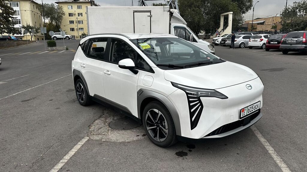Электромобиль GAC Aion Y (кроссовер/MPV, 5 дверей), белый цвет кузова: фото 3
