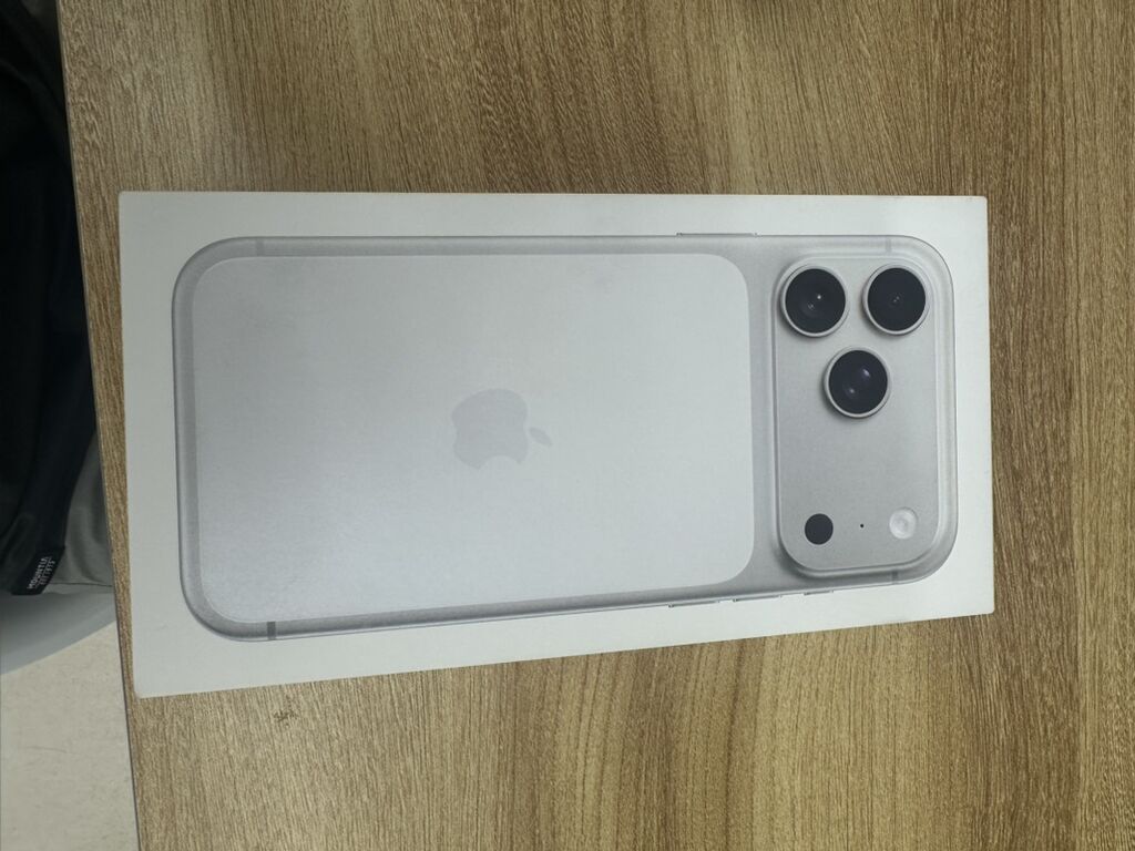IPhone 17 Pro Max, Б/у, 256 ГБ, Серебристый, Коробка, 100 %: фото 4