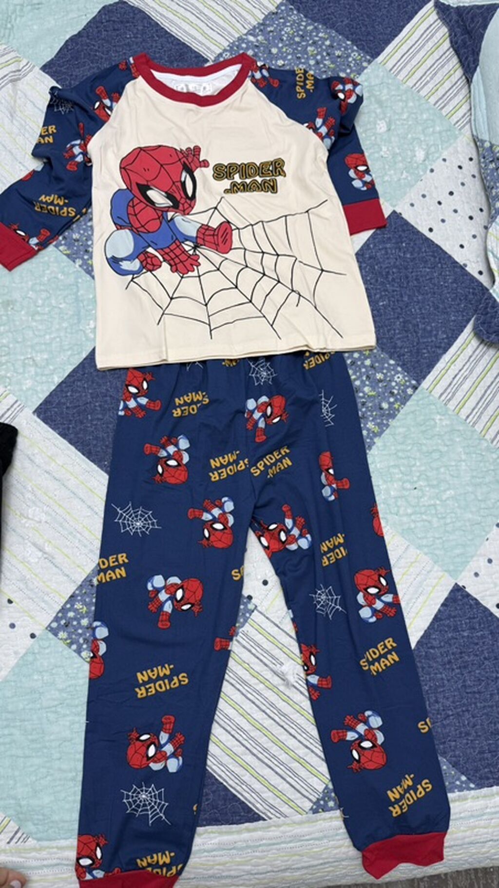 Детская пижама с персонажем Spider‑Man для 6-7 лет - Комплект из: фото 3