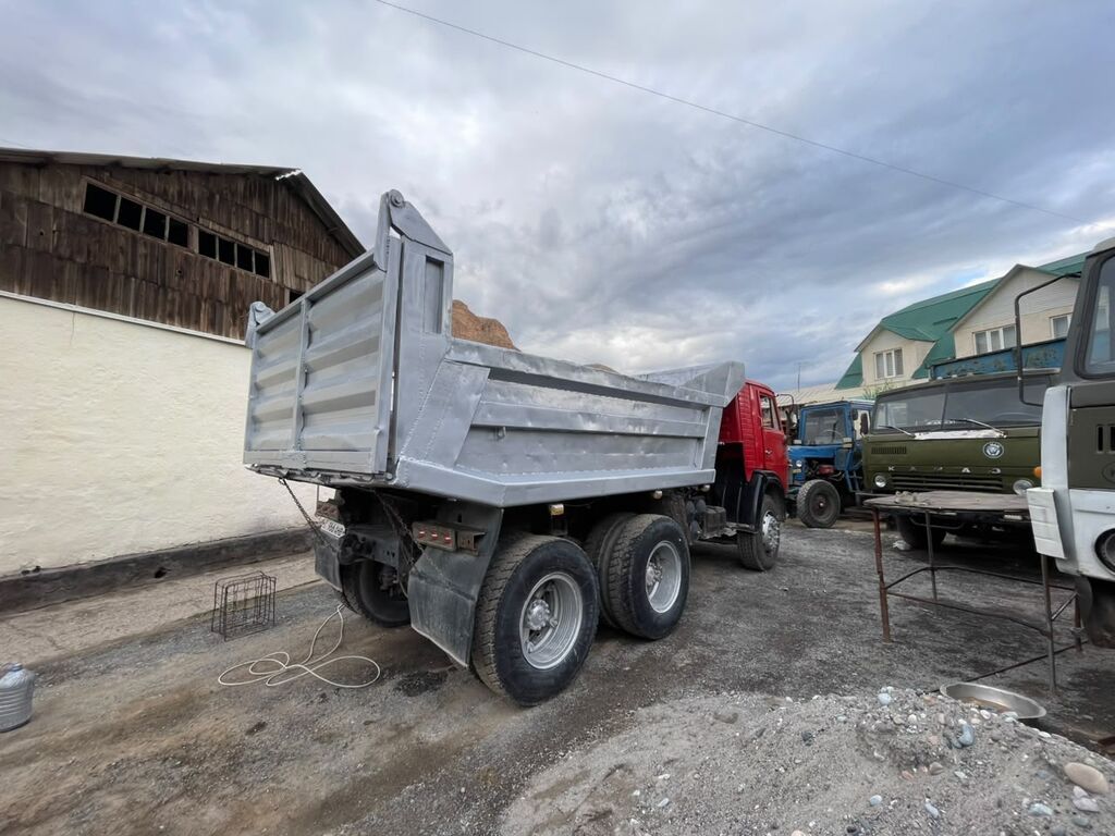 Самосвал КАМАЗ 6x4. - Тип: трехосный самосвал с задней разгрузкой. -: фото 2