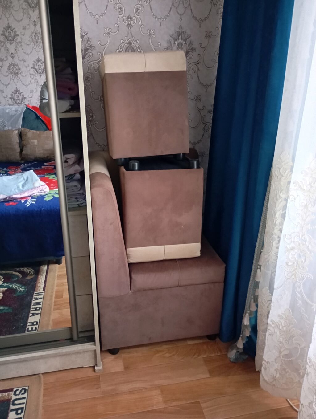 Продаю кухонный уголок стол 3 пуфика пользовались мало почти новая,не: фото 5
