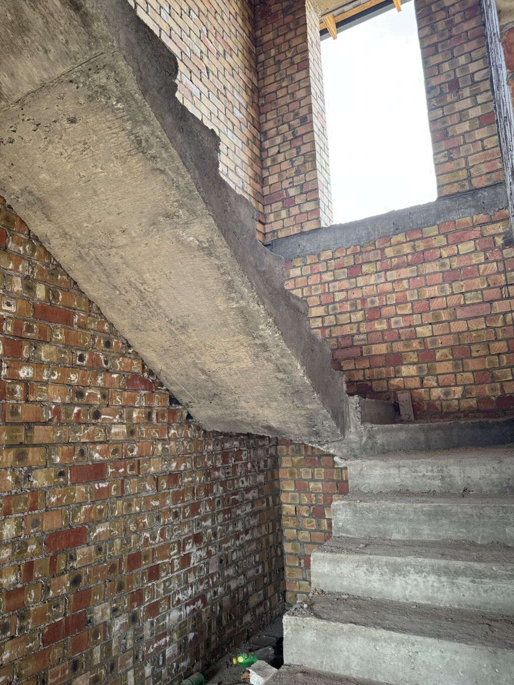 Продается двухэтажный кирпичный дом на частном земельном участке: фото 2