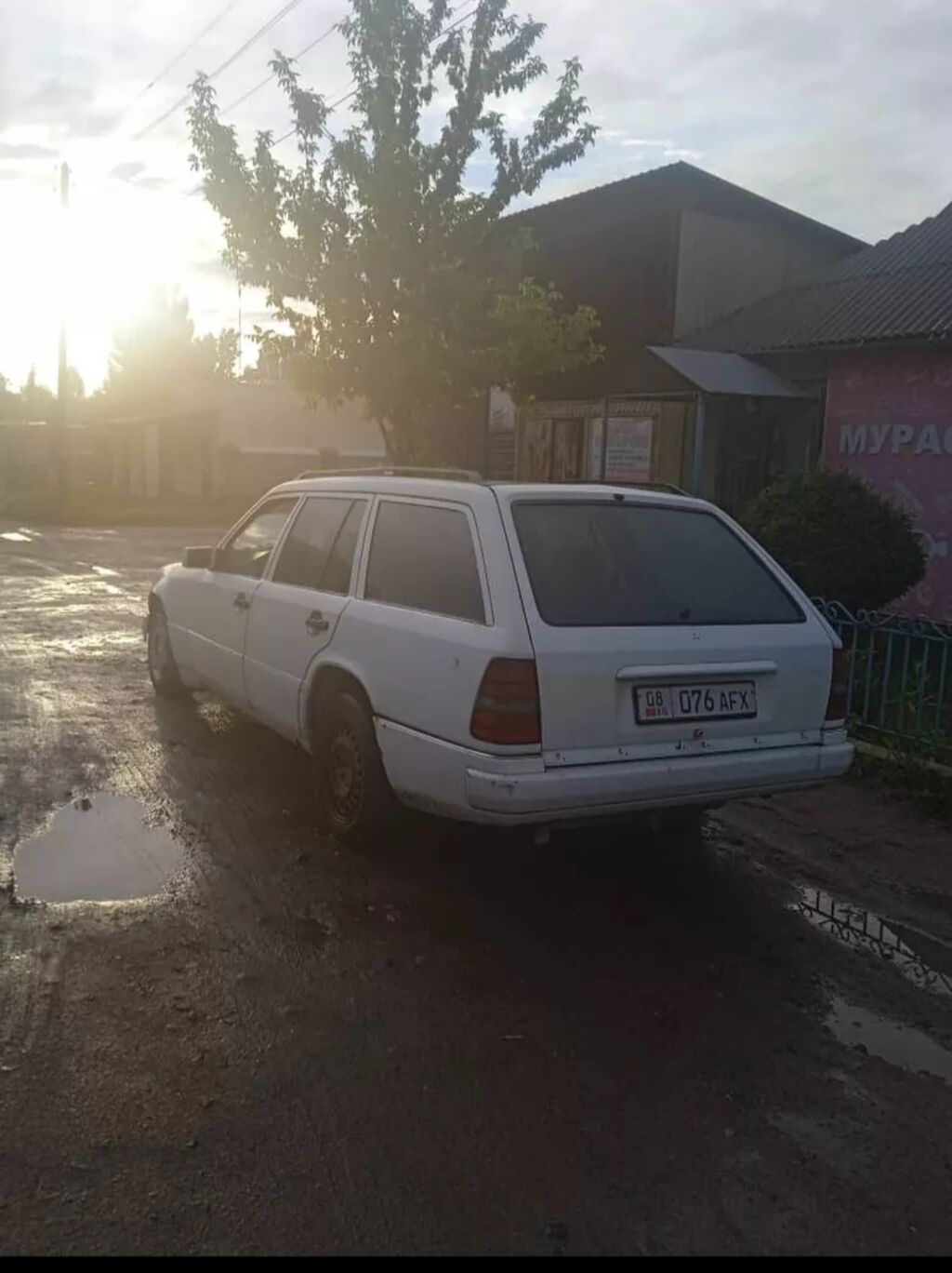 Mercedes-Benz W124: 1990 г., 2.3 л, Механика, Бензин, Универсал: фото 5