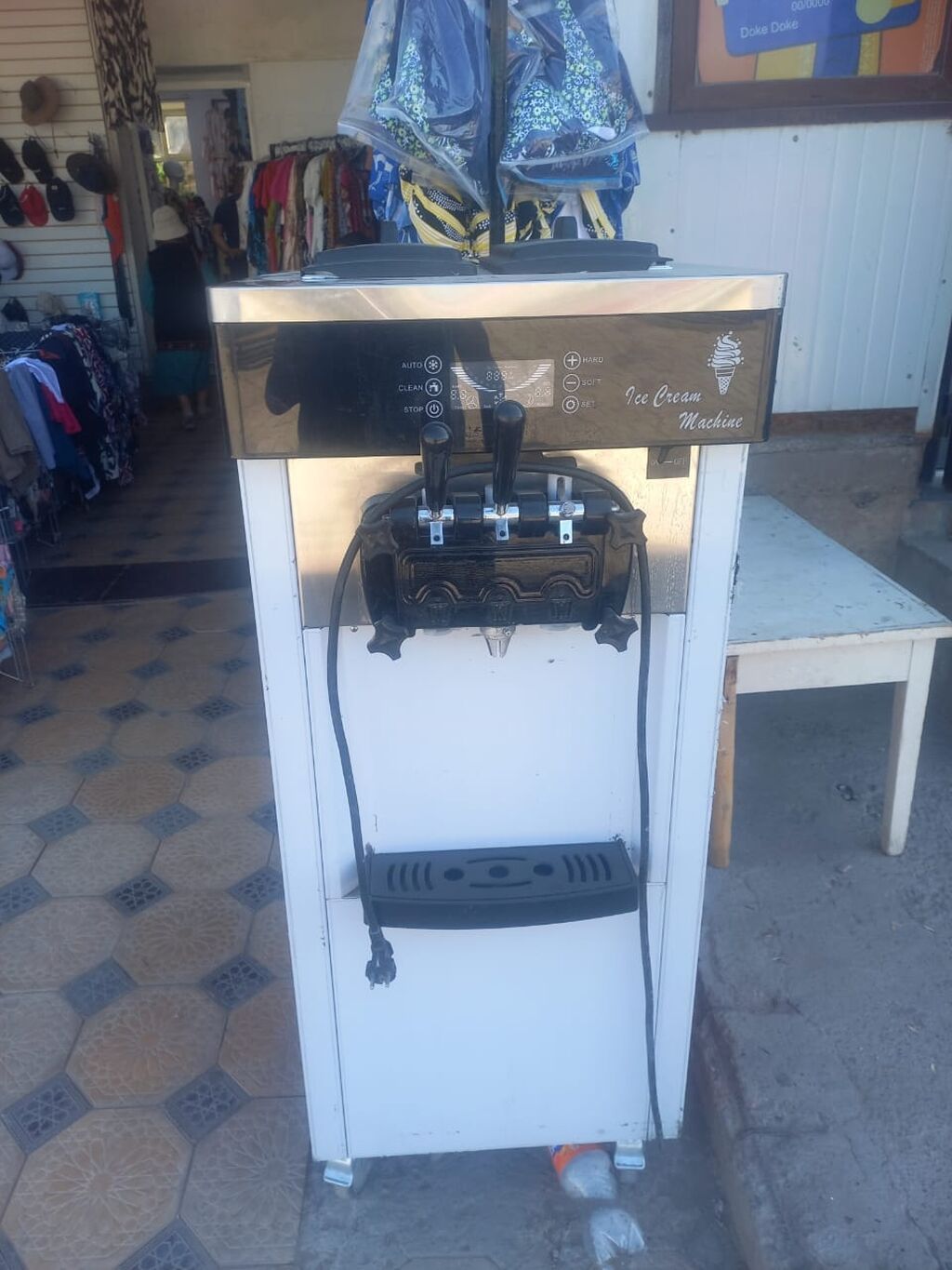 Фризер для мягкого мороженого (Ice Cream Machine) + продадим вместе с: фото 3