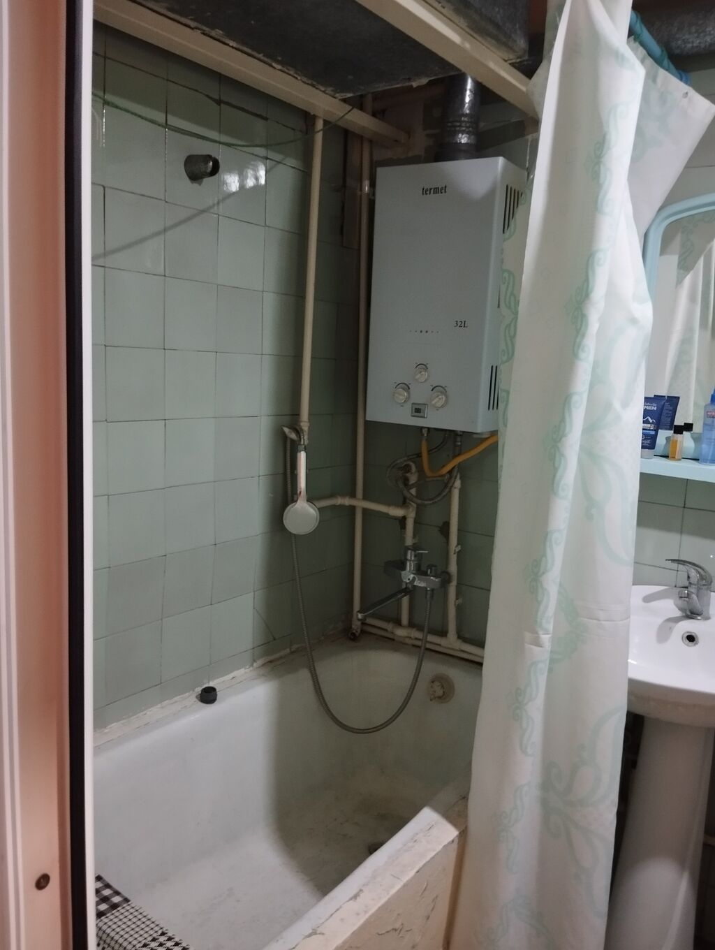 Kirayə üçün 1 otaqlı, mebellə və texnika ilə təchiz olunmuş mənzil