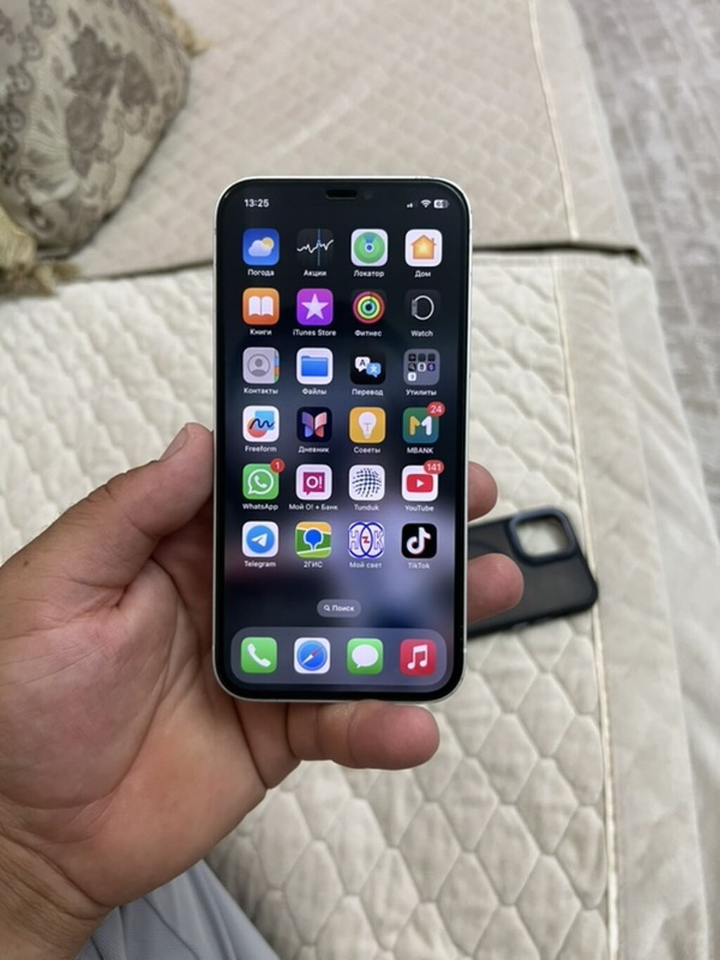 IPhone 12, Б/у, 64 ГБ, Белый, Чехол, 79 %: фото 2