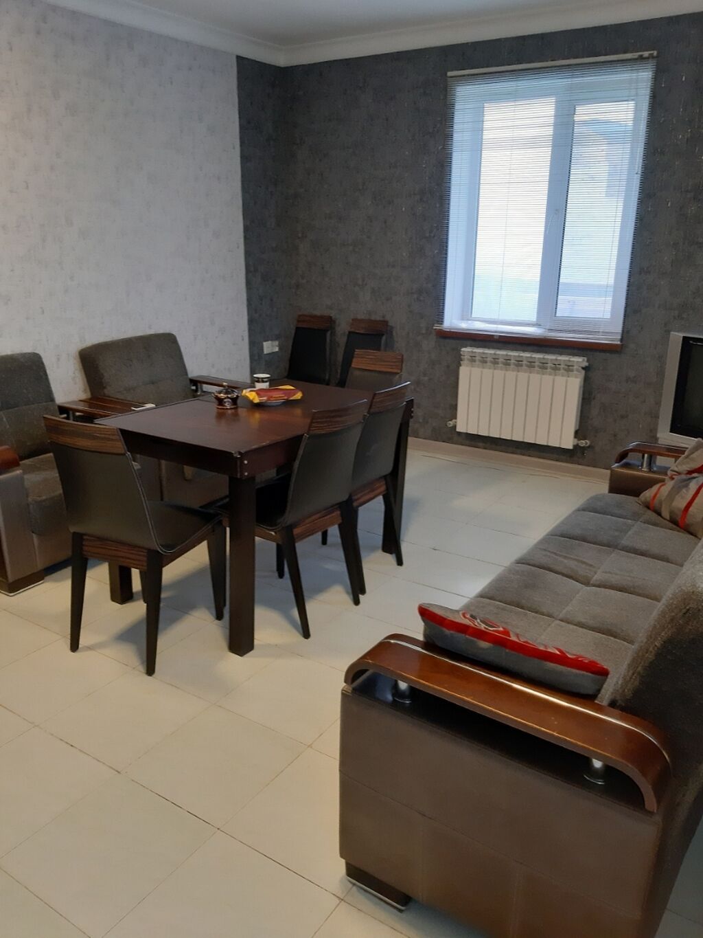 200 kv. m, 5 otaqlı, Hovuzlu, Kombi, İnternet, Telefon
